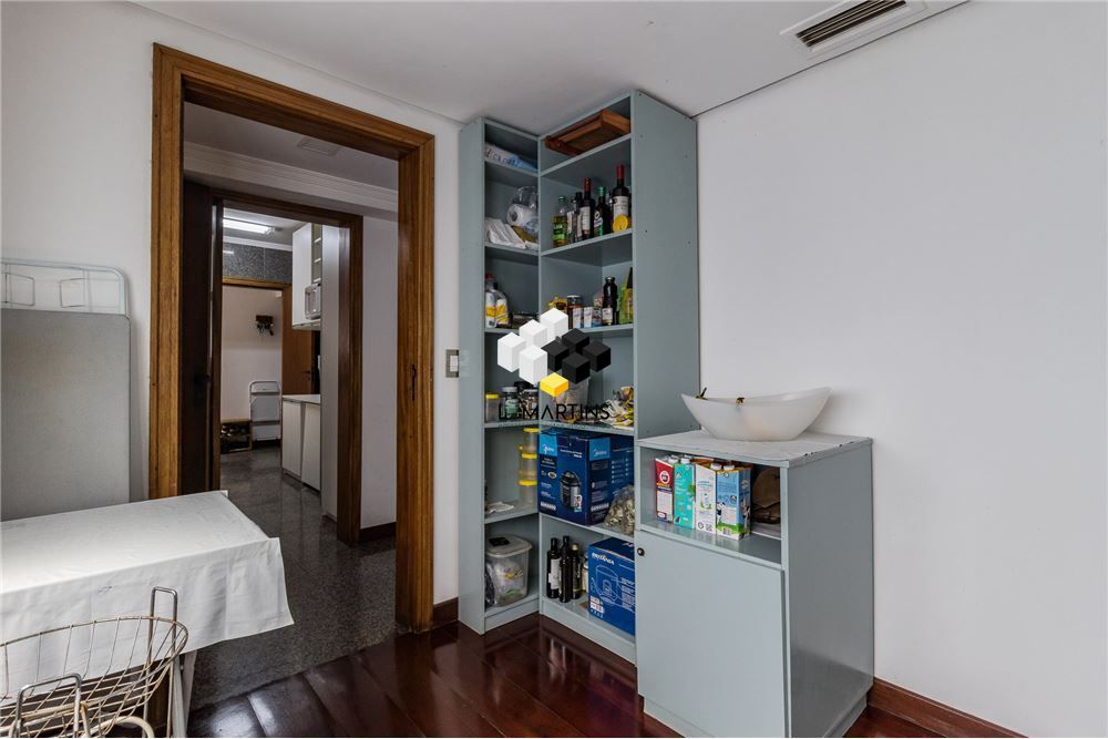 Apartamento à venda com 3 quartos, 258m² - Foto 14