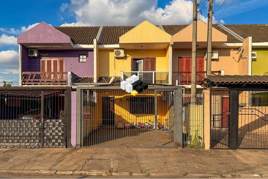Casa à venda com 3 quartos, 113m² - Foto 1