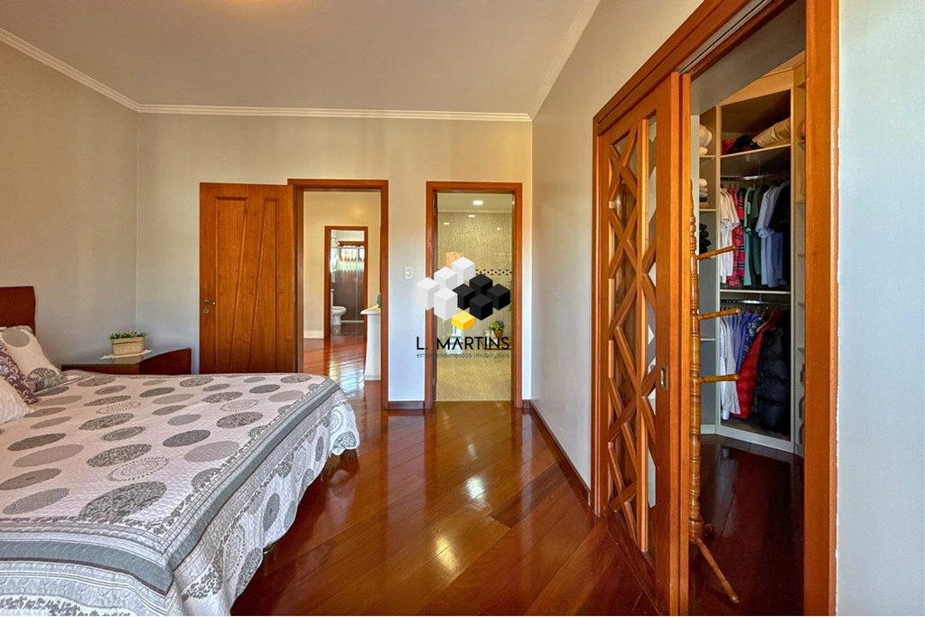 Casa à venda com 4 quartos, 328m² - Foto 42