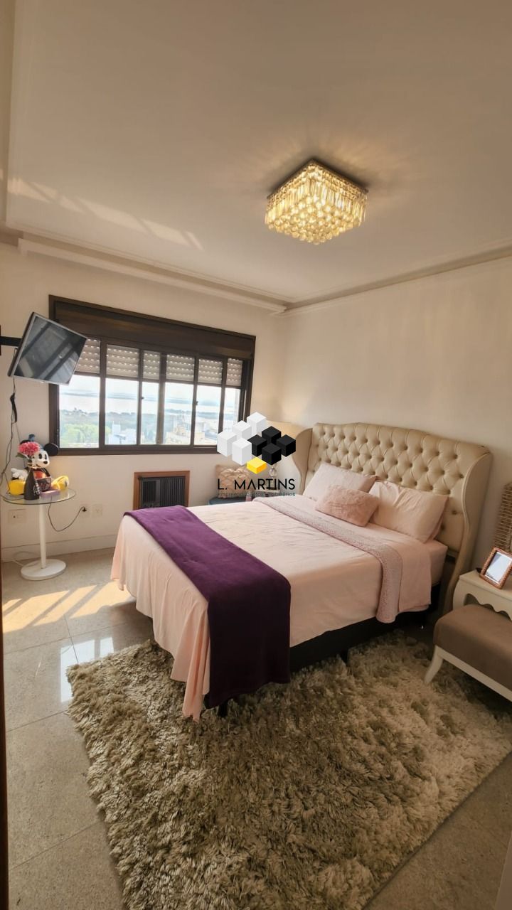 Apartamento de 3 quartos, 206m² no bairro Menino Deus, em Porto Alegre | Eu Corretor