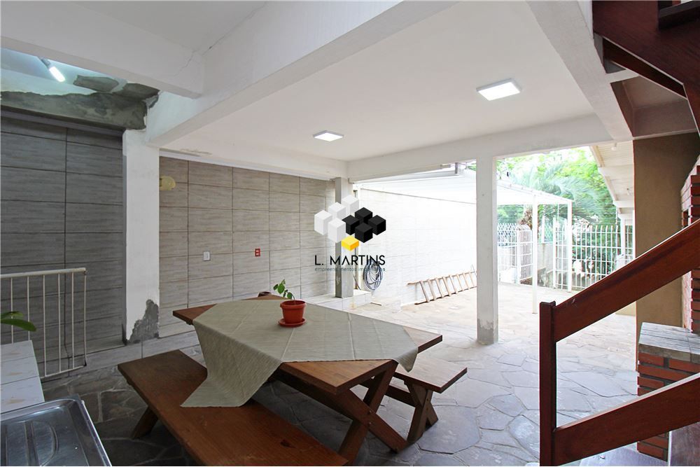 Casa de 3 quartos, 198m² no bairro Medianeira, em Porto Alegre | Eu Corretor
