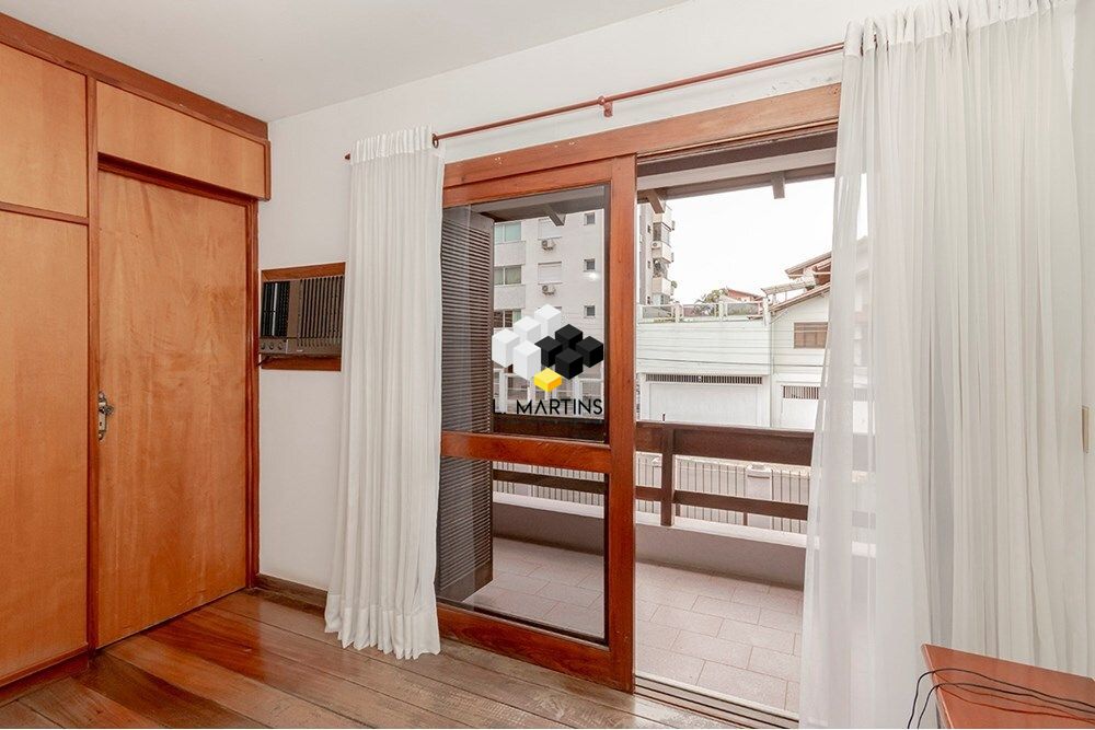 Casa de 4 quartos, 388m² no bairro Jardim Itu, em Porto Alegre | Eu Corretor