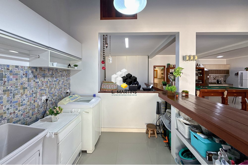 Casa à venda com 4 quartos, 328m² - Foto 26
