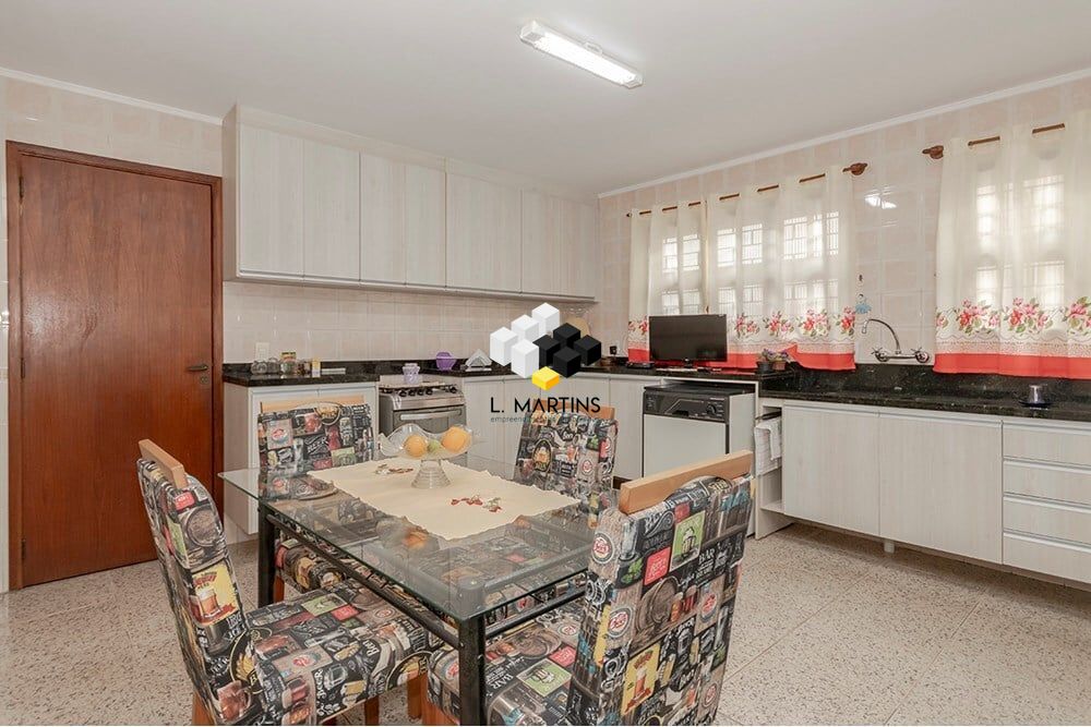 Casa de 4 quartos, 388m² no bairro Jardim Itu, em Porto Alegre | Eu Corretor