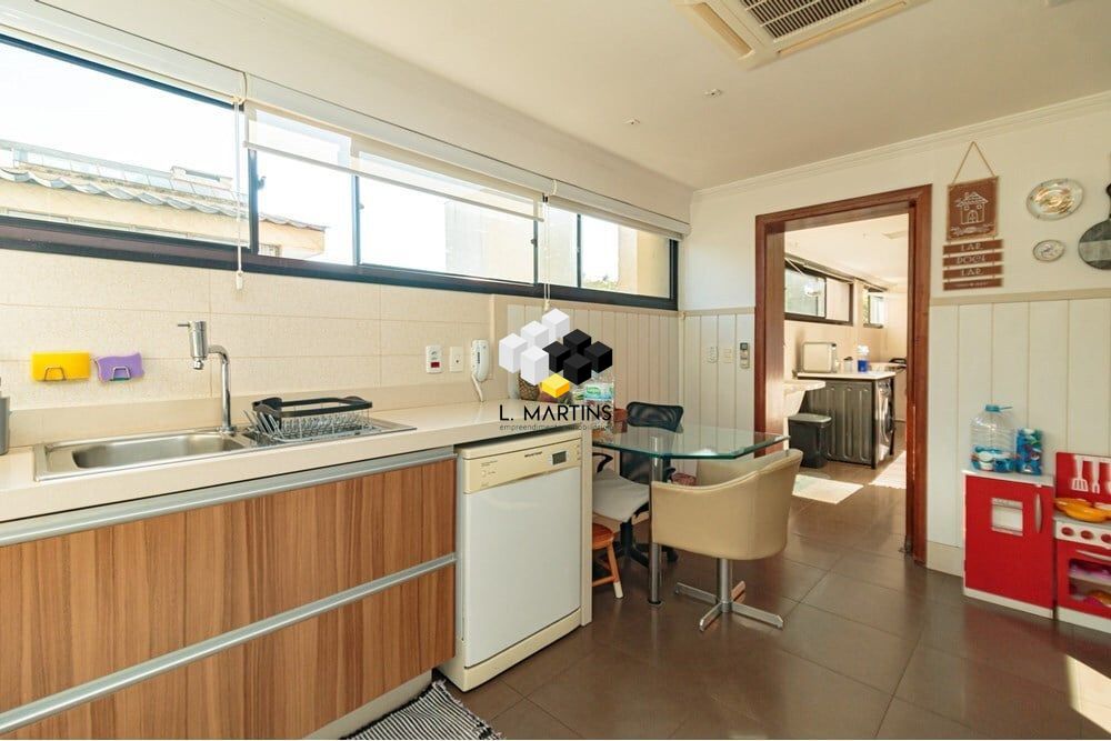 Apartamento de 4 quartos, 328m² no bairro Floresta, em Porto Alegre | Eu Corretor