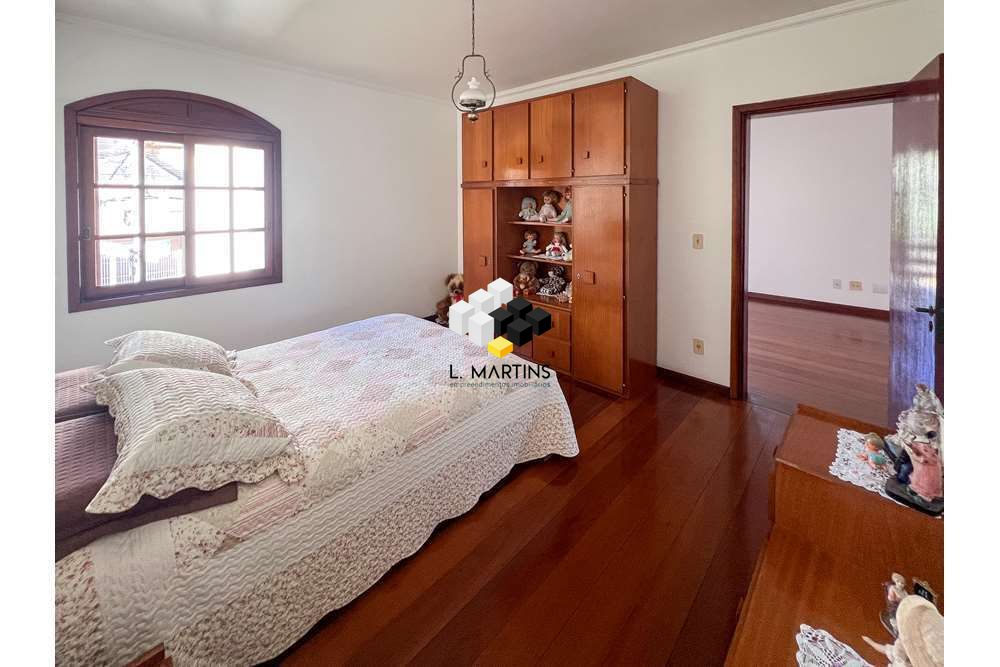 Casa à venda com 3 quartos, 256m² - Foto 18