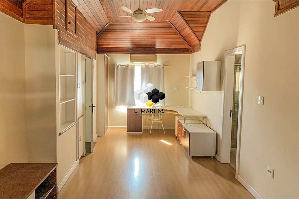 Casa de Condomínio à venda com 3 quartos, 212m² - Foto 2