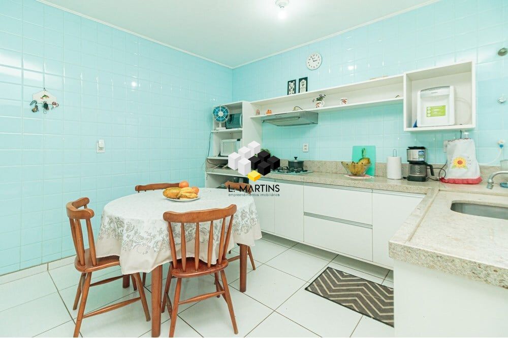 Casa de 3 quartos, 186m² no bairro Passo da Areia, em Porto Alegre | Eu Corretor