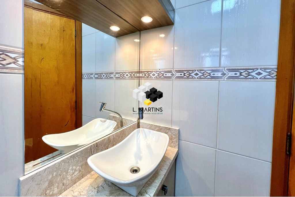 Casa com 2 Dormitórios à venda, 75 m² por R$ 389.000,00 Casa com 2 Dormitórios à venda, 75 m² por R$ 389.000,00