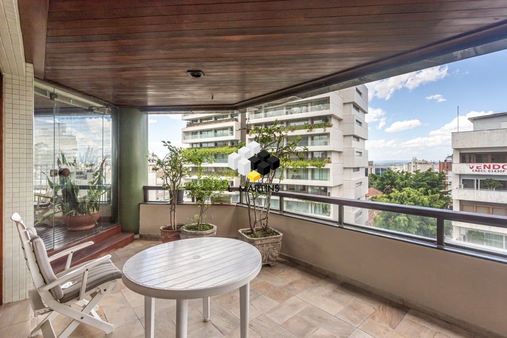 Apartamento de 4 quartos, 352m² no bairro Moinhos de Vento, em Porto Alegre | Eu Corretor