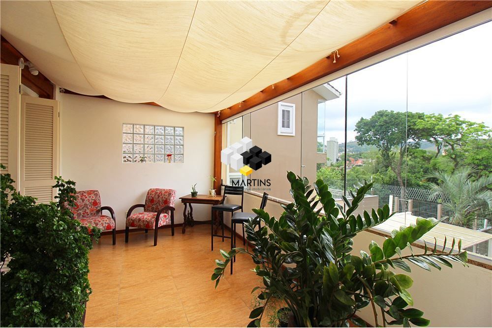Casa de 3 quartos, 198m² no bairro Medianeira, em Porto Alegre | Eu Corretor