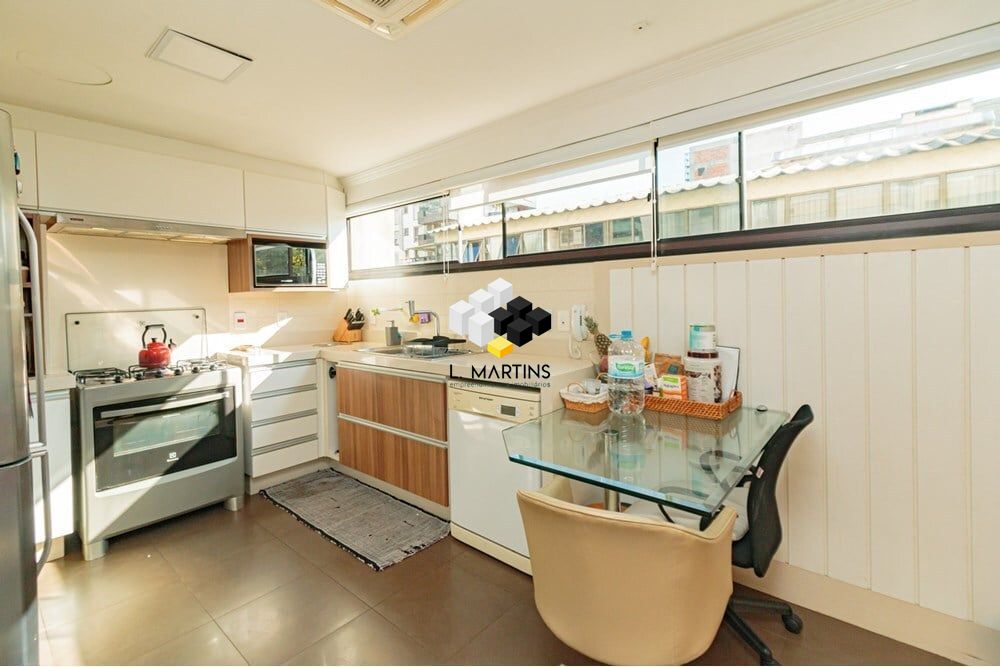 Apartamento de 4 quartos, 328m² no bairro Floresta, em Porto Alegre | Eu Corretor