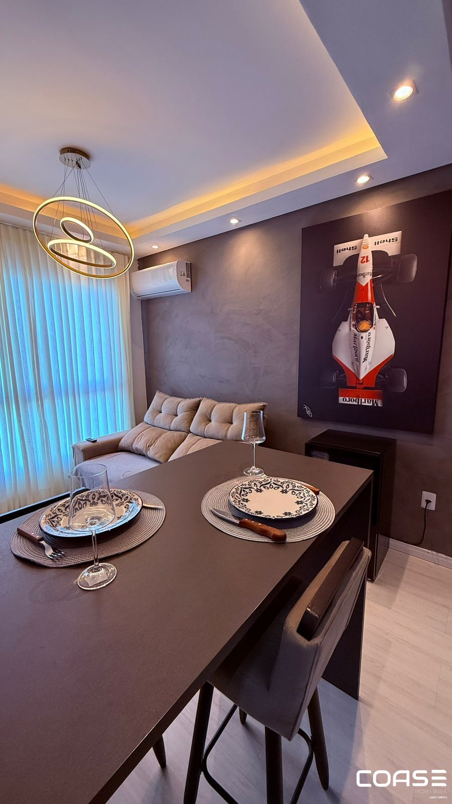 Apartamento 2 dormitórios com vaga de garagem, totalmente mobiliado em Camobi -
