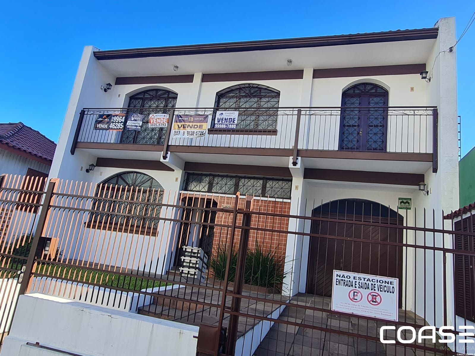 Casa tipo sobrado para venda com 06 dormitórios próximo ao Colégio Fátima