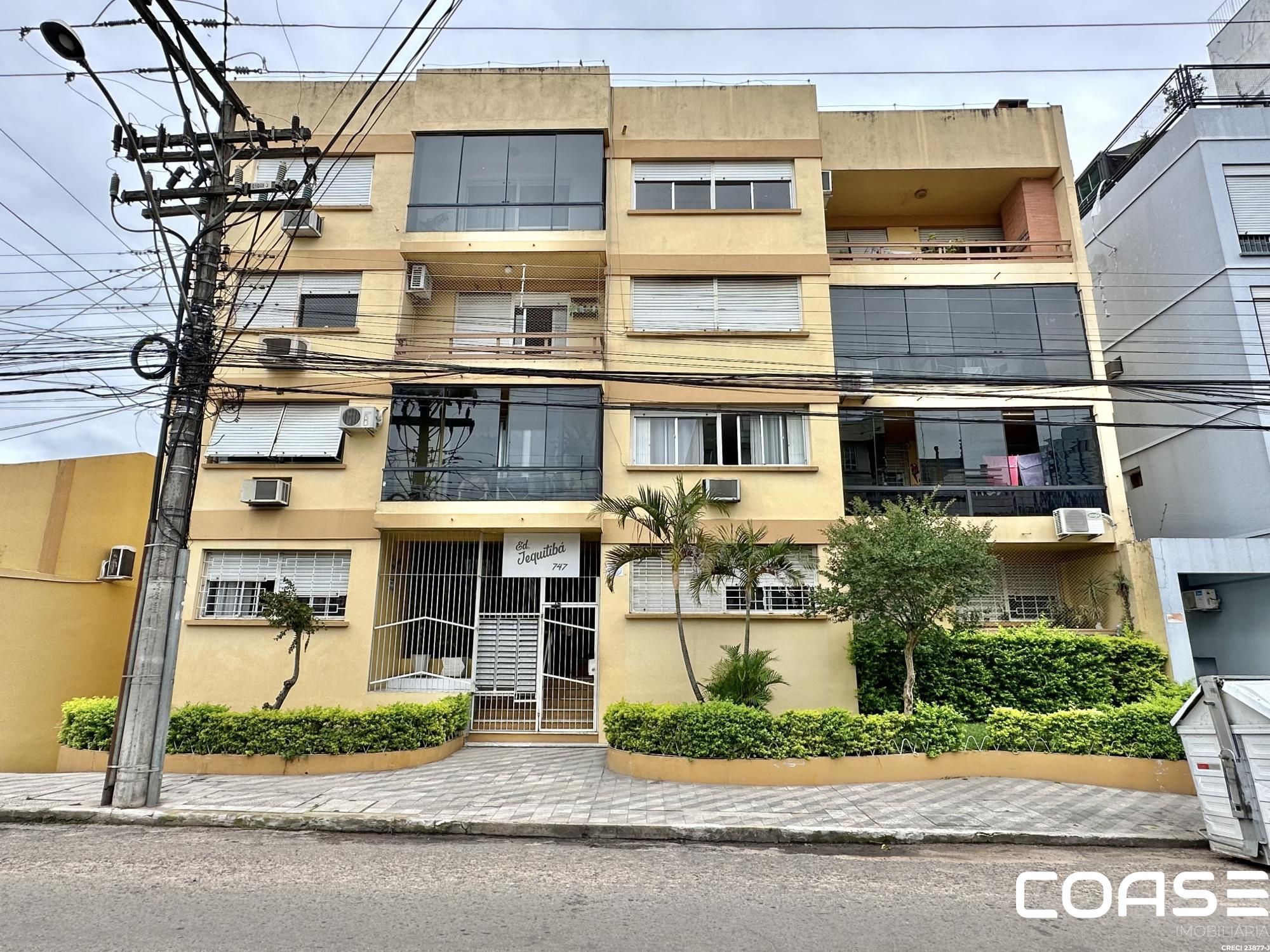Apartamento amplo para venda de 02 dormitórios no Centro de Santa Maria