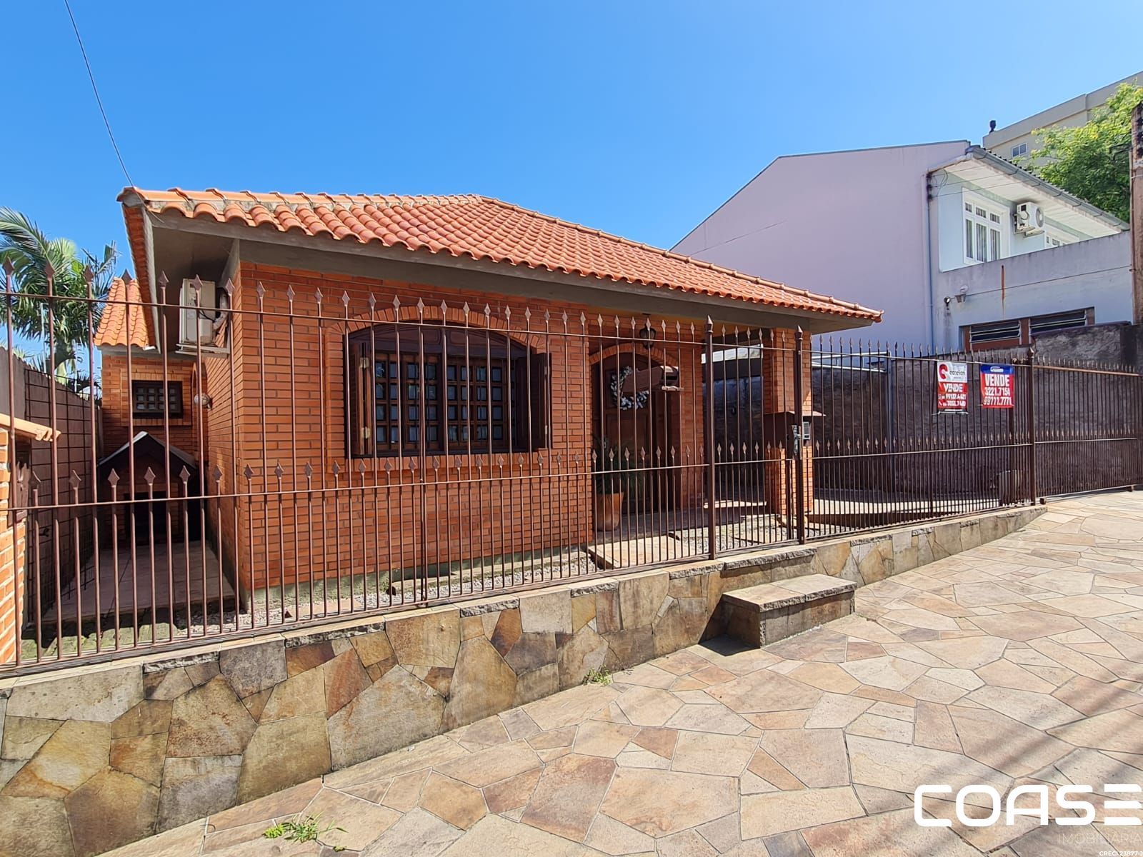 Casa 03 dormitórios Suíte Garagem para 02 carros no bairro Fátima