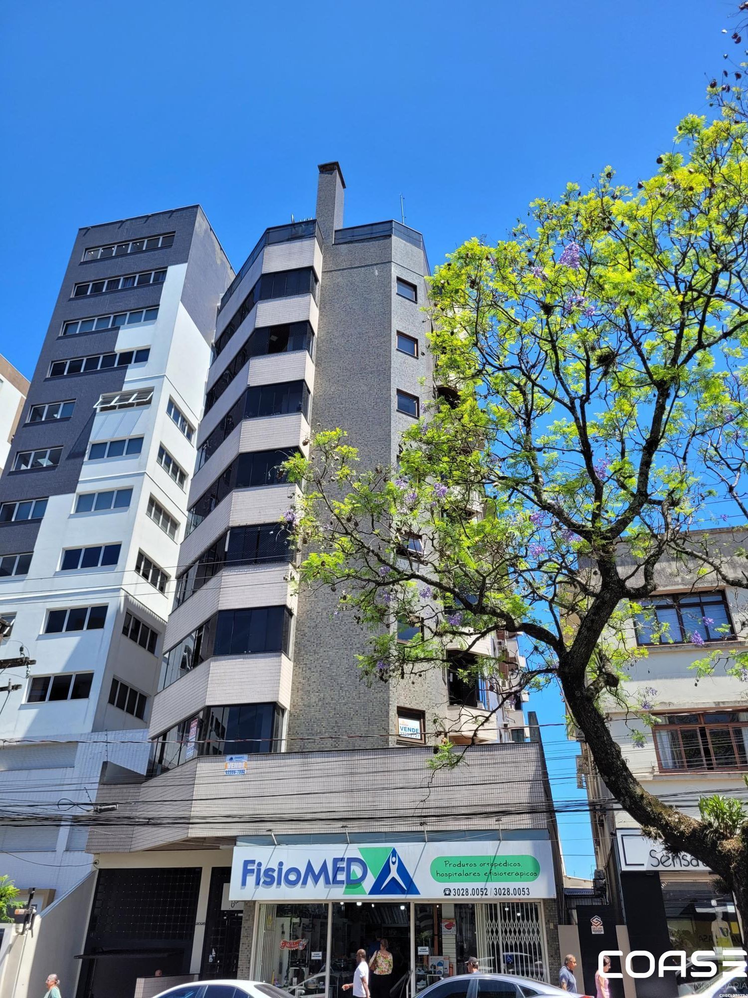 Apartamento de alto padrão com 03 dromitórios suíte terraço sacada churrasqueira