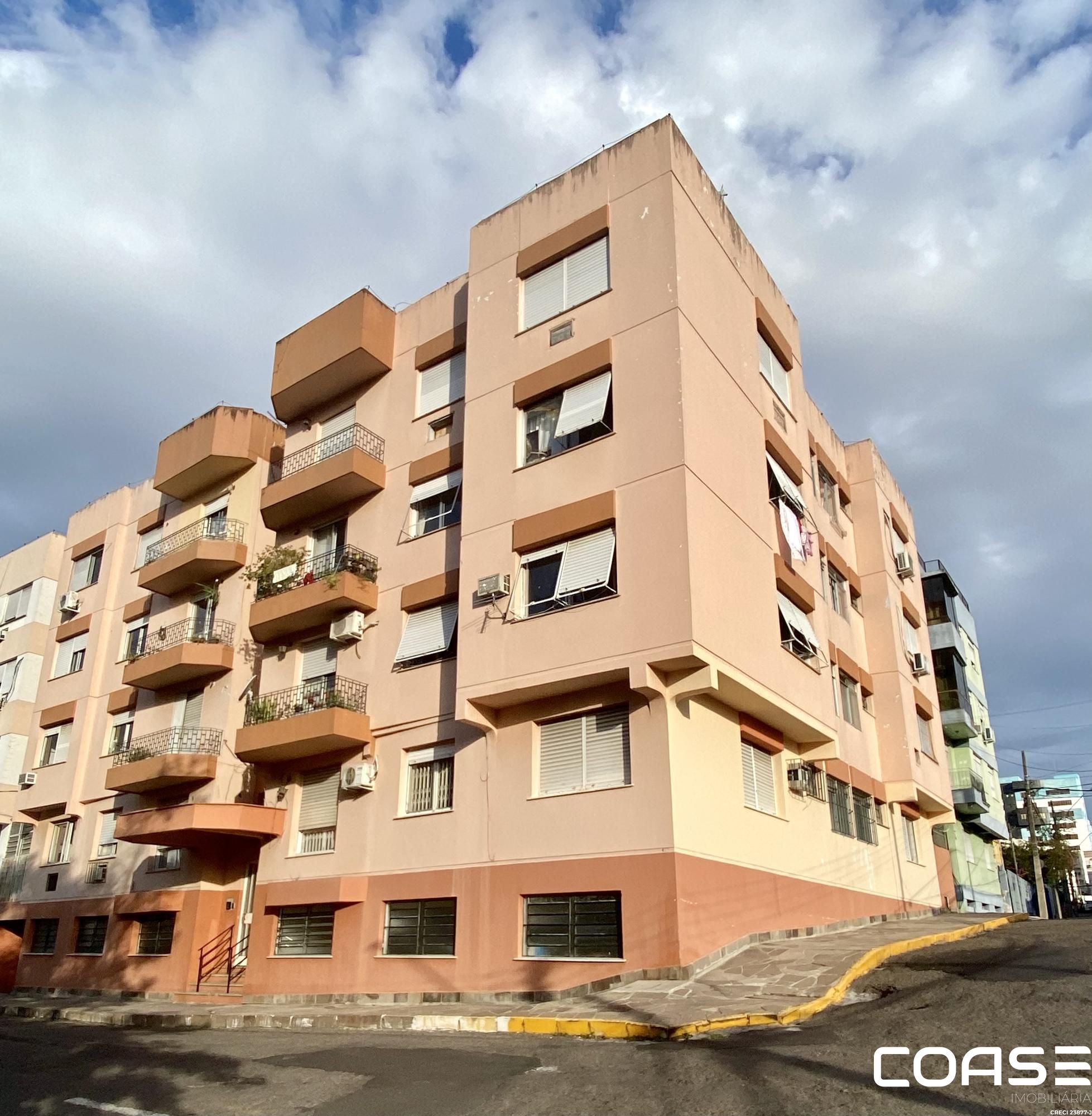 Apartamento de 03 dormitórios com vaga de garagem dupla e sacada Ed Jupiter