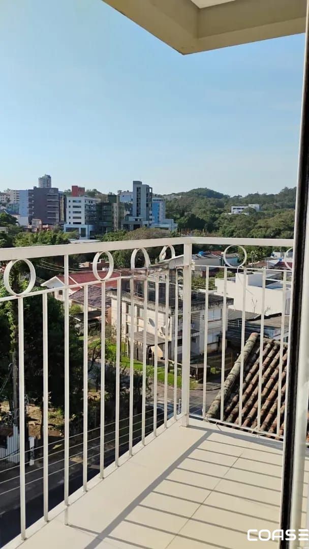 Amplo Aptº de 01 Dormitório c/garagem