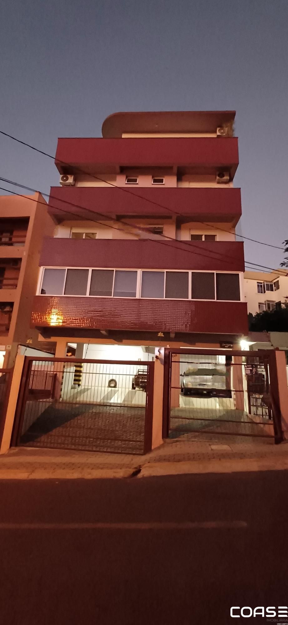Apartamento a venda com dois dormitórios e uma suíte, com elevador