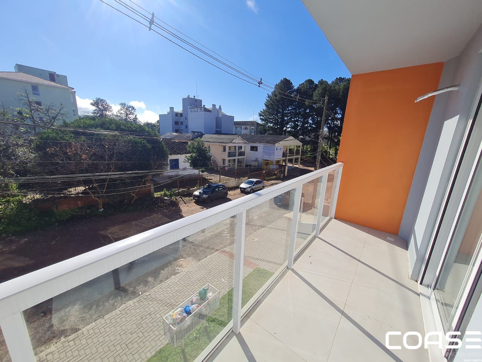 Apartamento 02 dormitórios Suíte Sacada Churrasqueira e Garagem próximo a UFSM