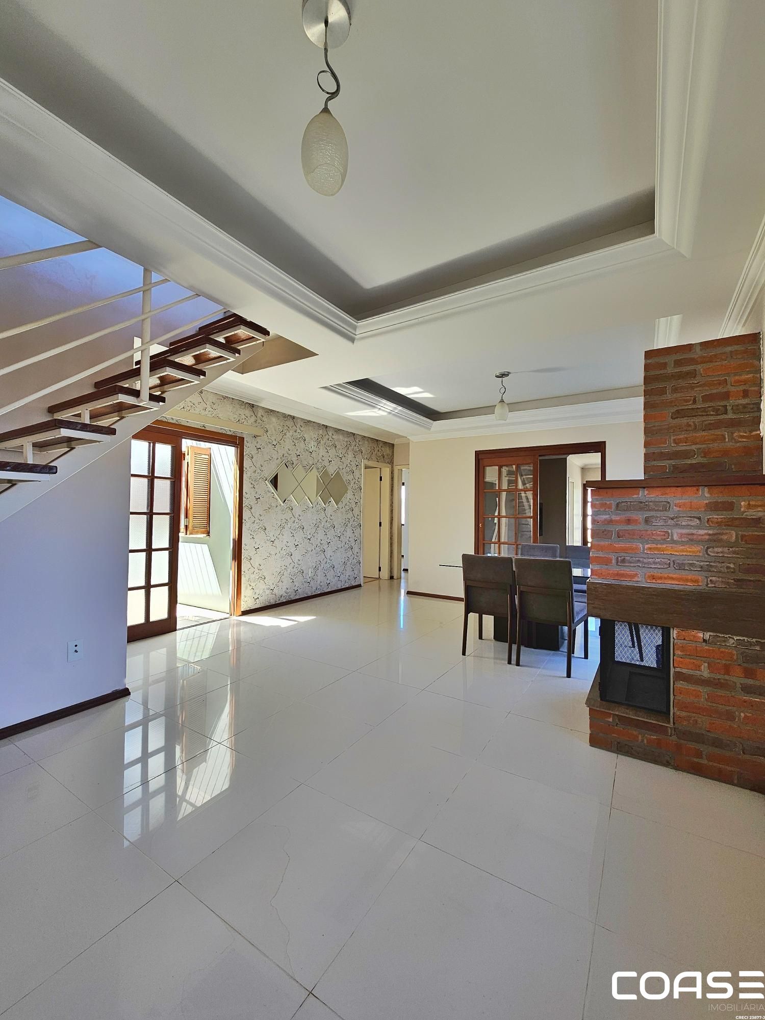 Casa 3 Dormitórios com Piscina