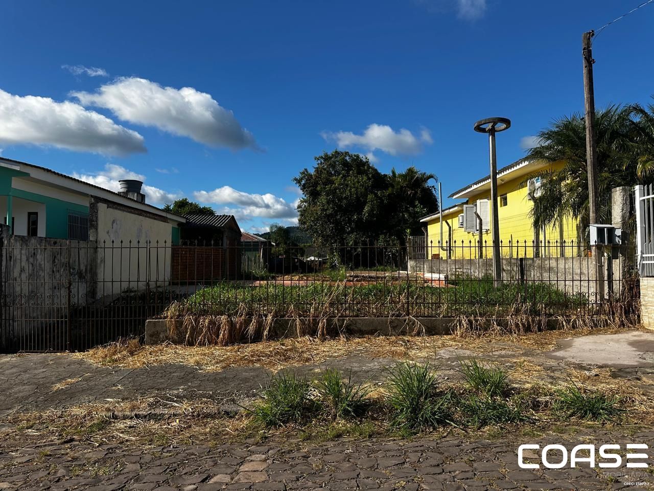 Terreno à venda no Bairro Camobi