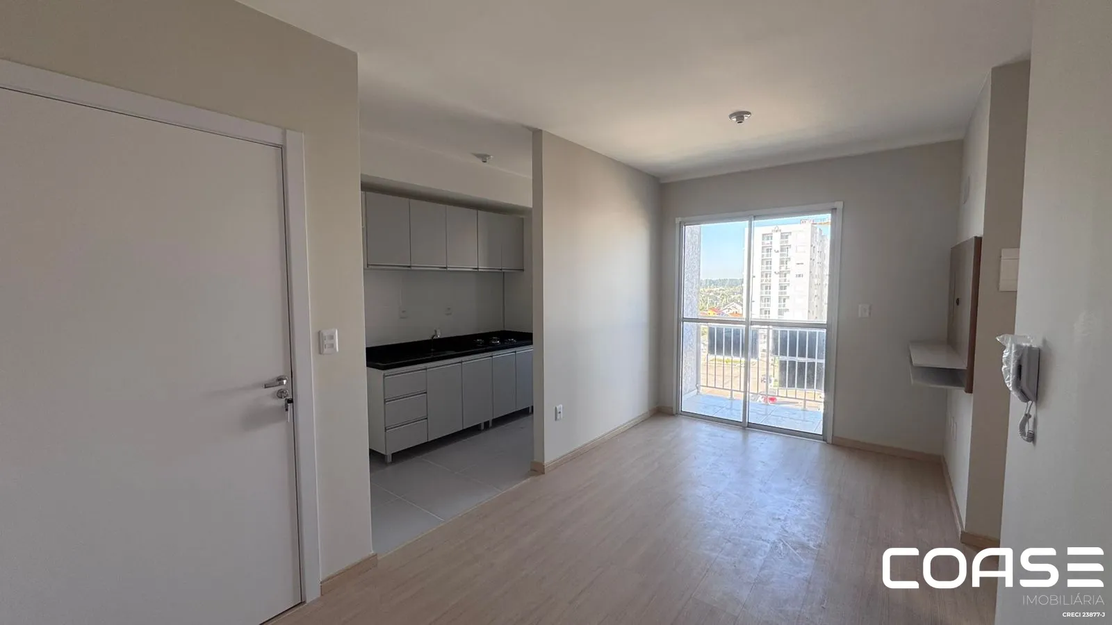 Apto de 2 Dormitorios, Sacada e Vaga de Garagem!