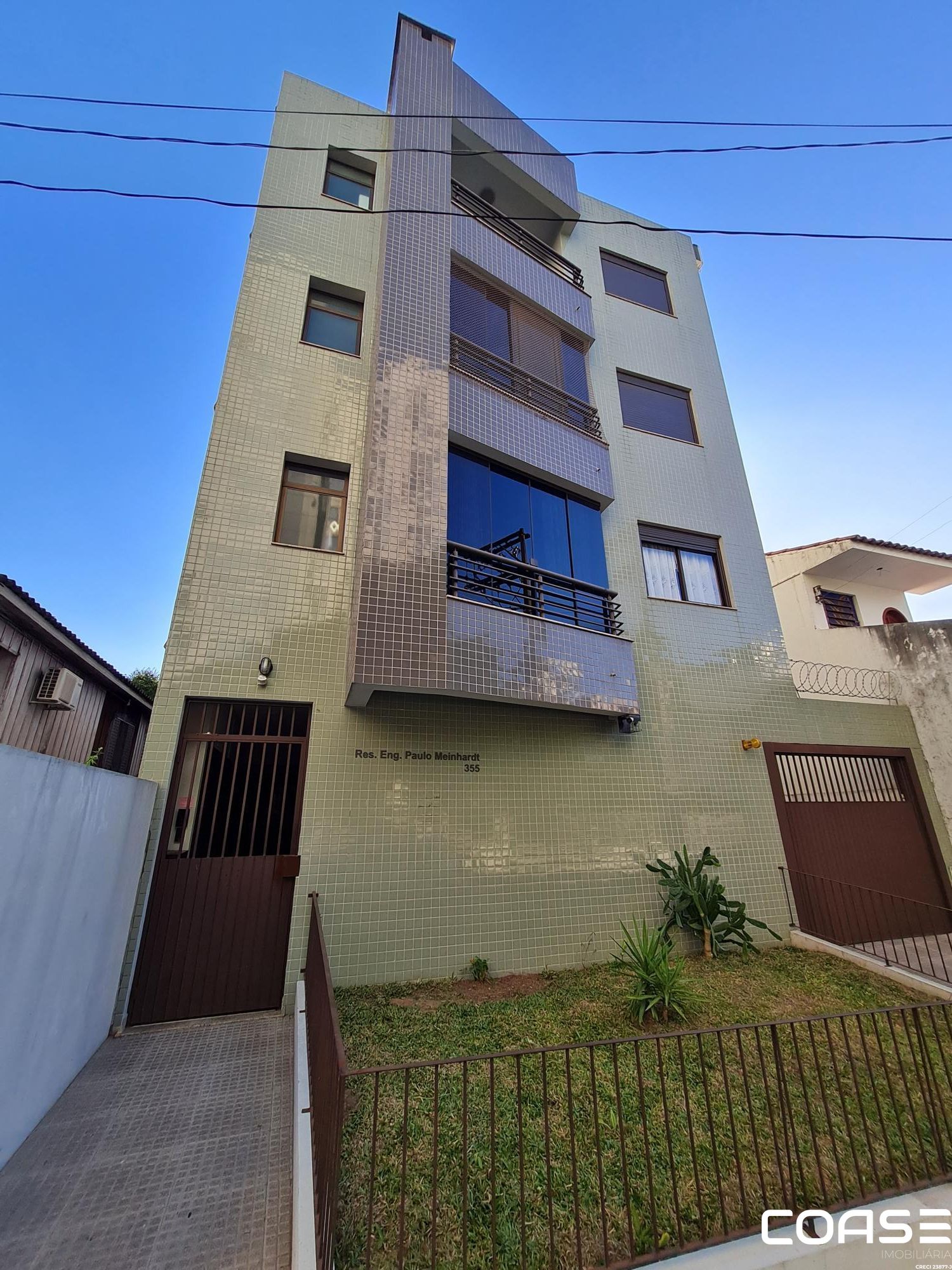 Apartamento 01 dormitório com elevador e garagem para venda em Santa Maria