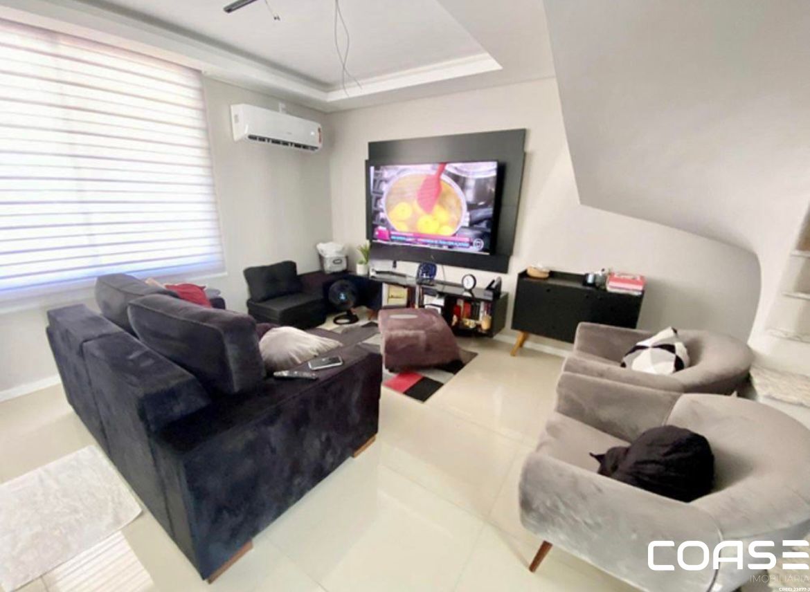 Casa de 2 dormitórios em condomínio fechado