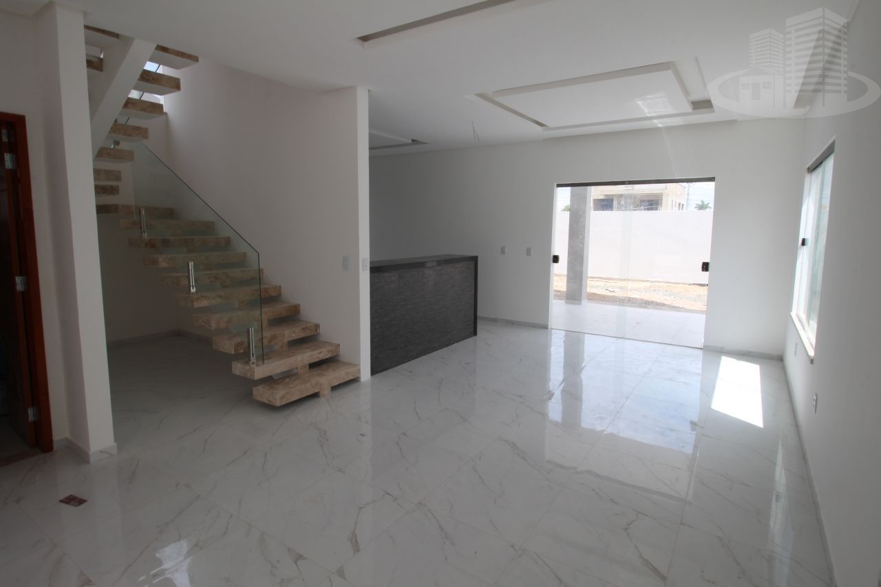 Casa de Condomínio à venda com 4 quartos, 210m² - Foto 2