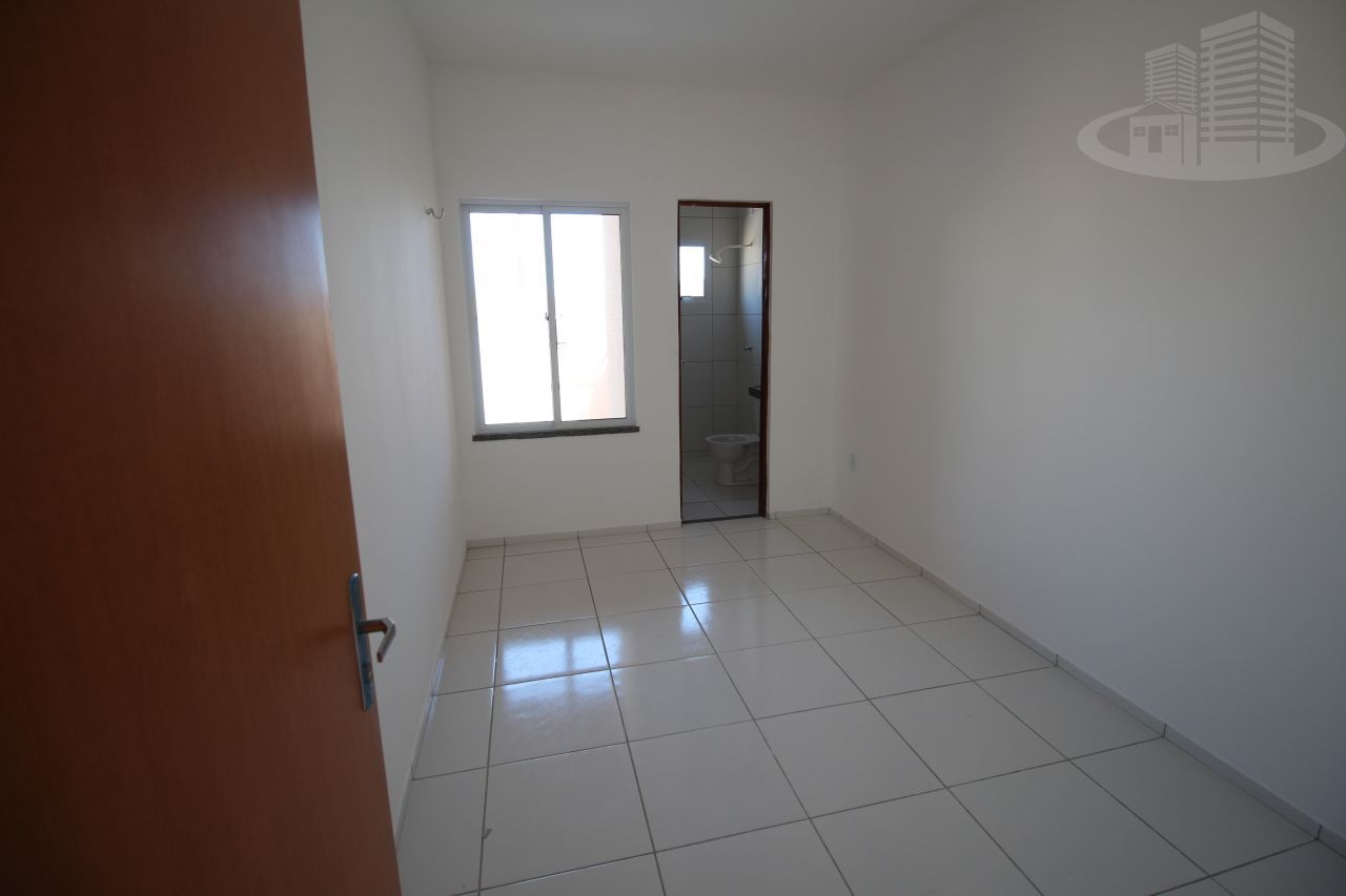 Casa à venda com 2 quartos, 79m² - Foto 5