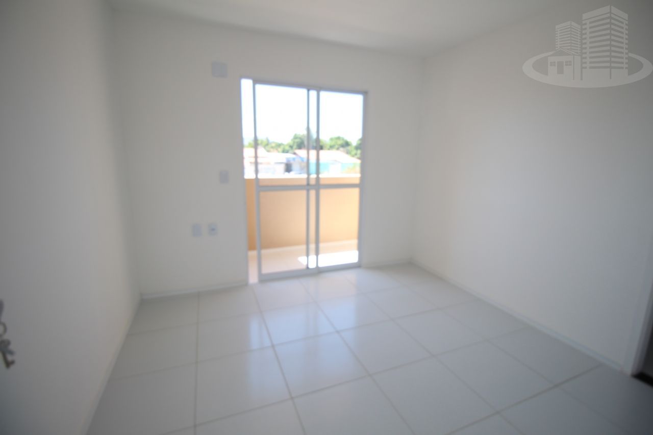 Casa à venda com 2 quartos, 81m² - Foto 7