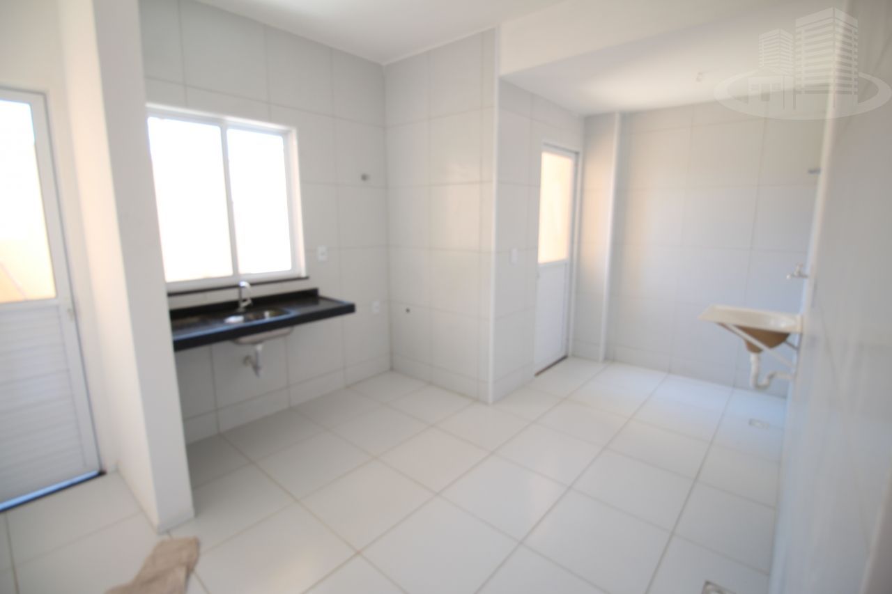 Casa à venda com 2 quartos, 81m² - Foto 5