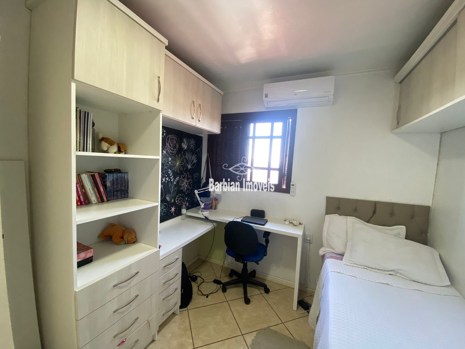 Casa à venda com 4 quartos, 192m² - Foto 16