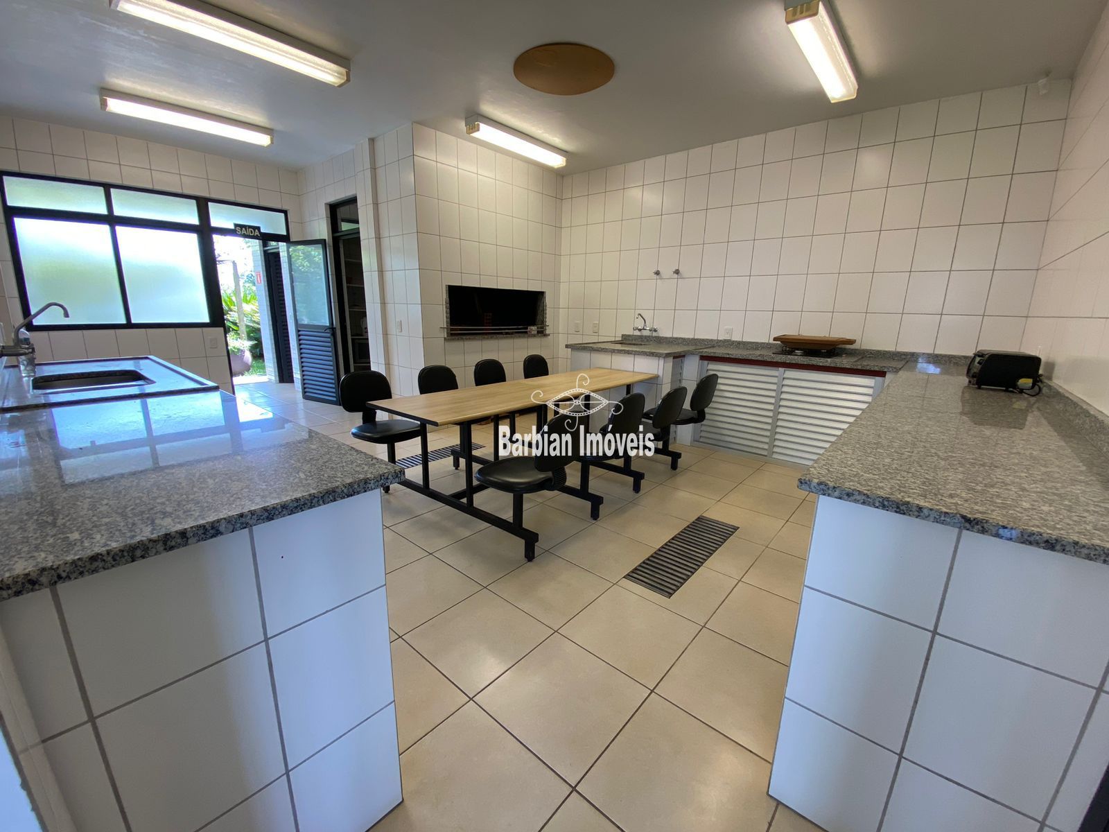 Prédio Inteiro à venda com 8 quartos, 1700m² - Foto 26