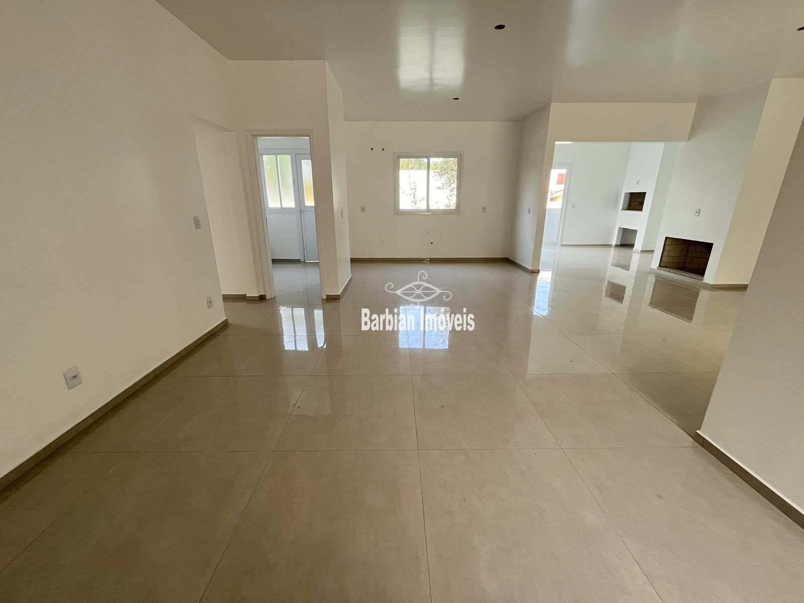 Casa à venda com 3 quartos, 165m² - Foto 3