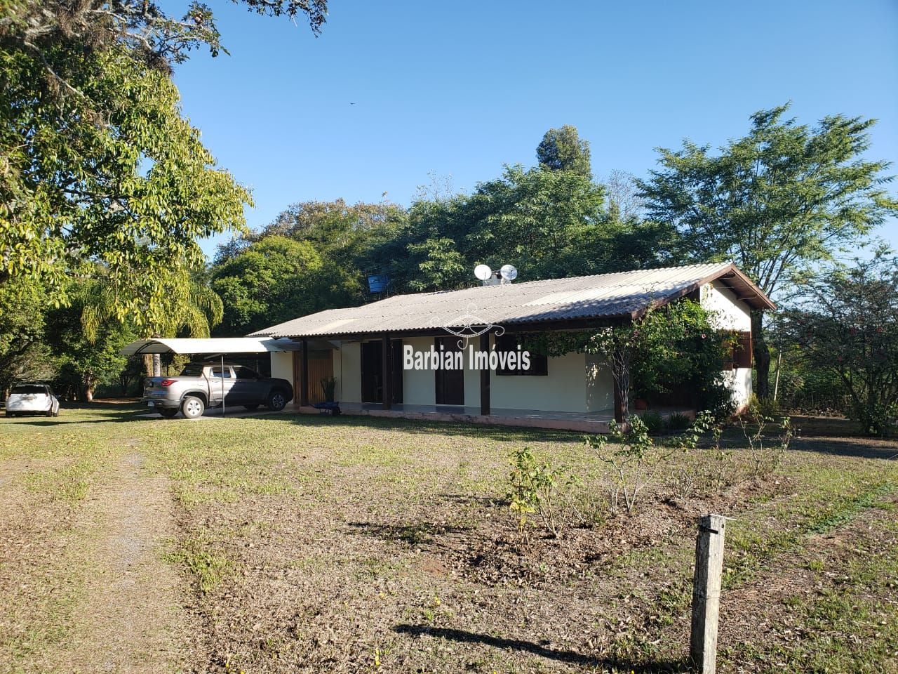 Fazenda à venda com 3 quartos, 200m² - Foto 1