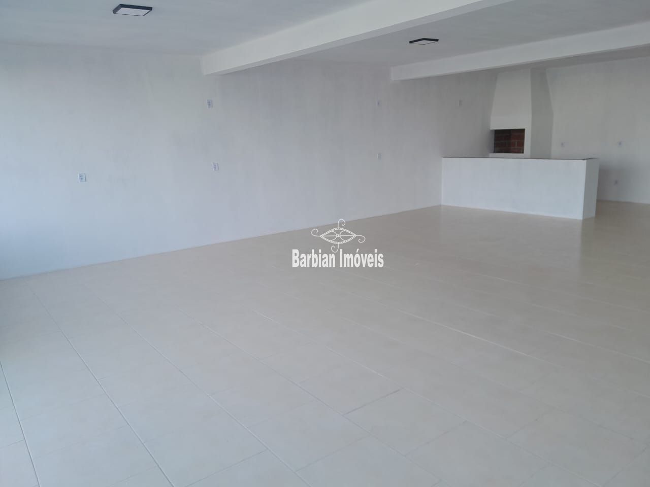 Casa à venda com 2 quartos, 143m² - Foto 2