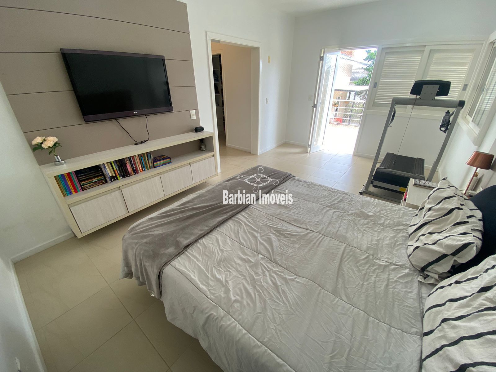 Casa à venda com 4 quartos, 204m² - Foto 15