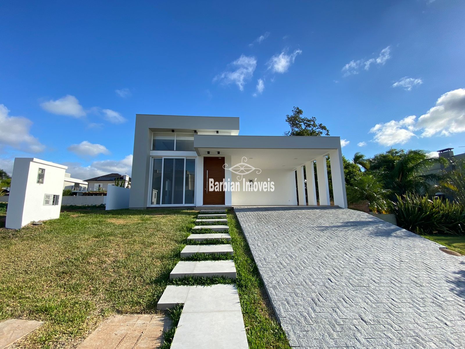 Casa, 3 quartos, 227 m² - Foto 1