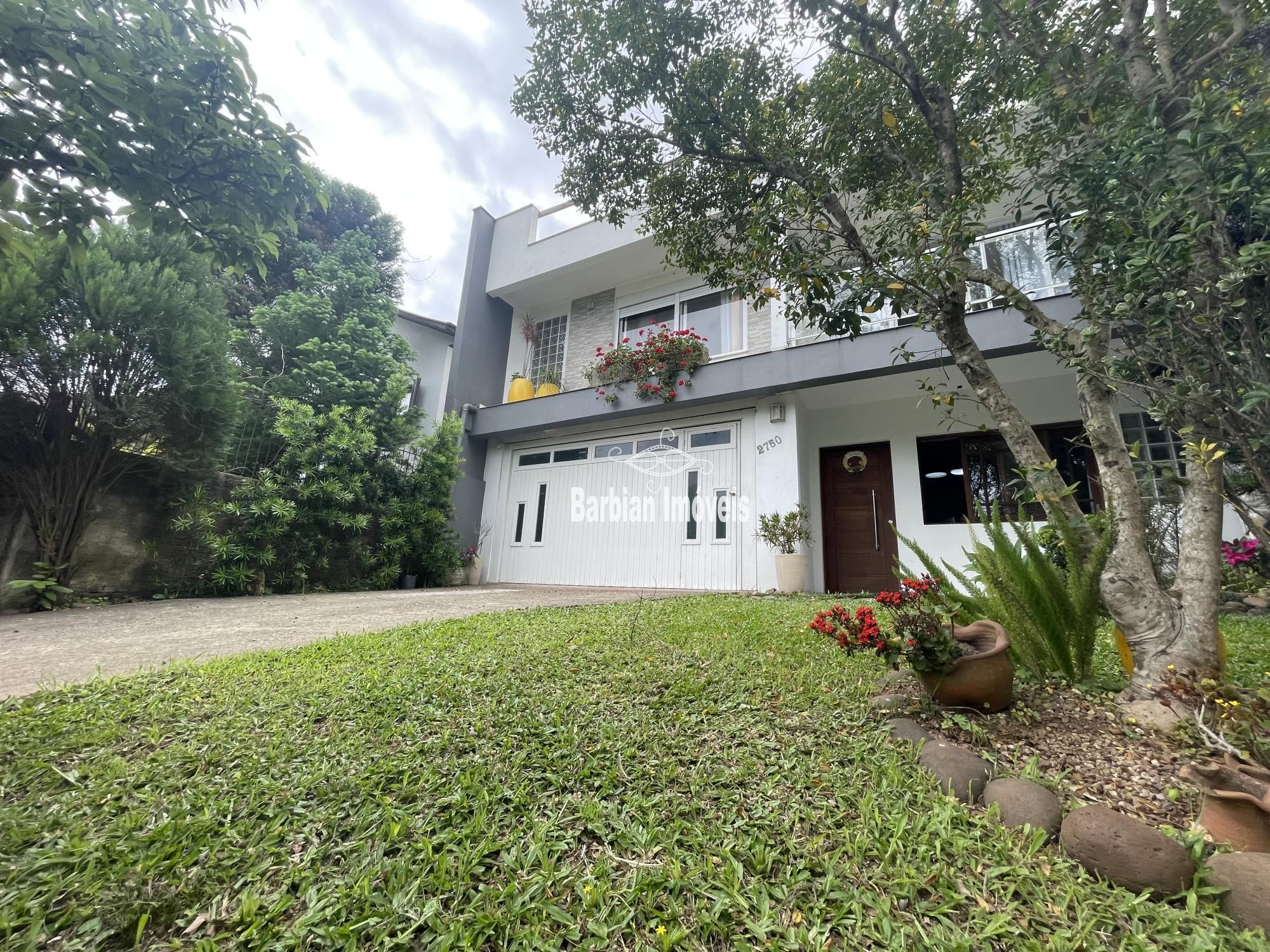 Casa à venda com 3 quartos, 202m² - Foto 1