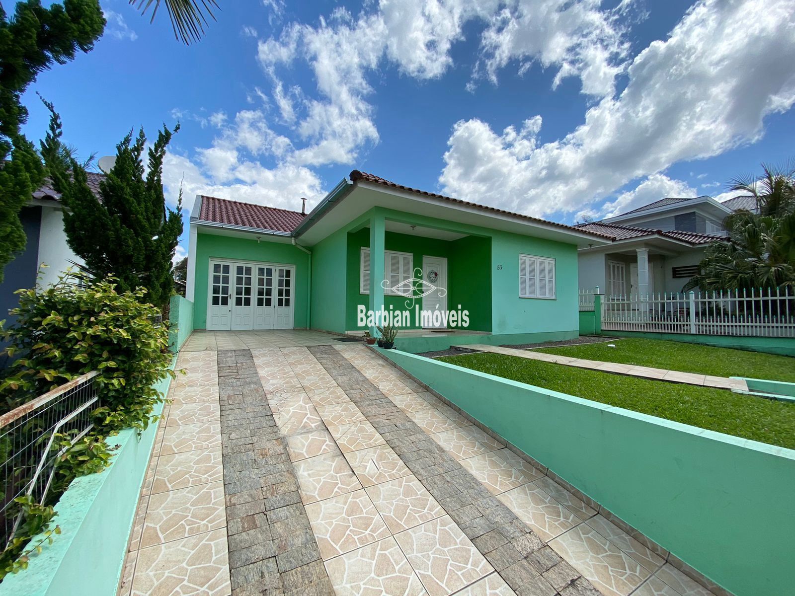 Casa à venda com 3 quartos, 108m² - Foto 1