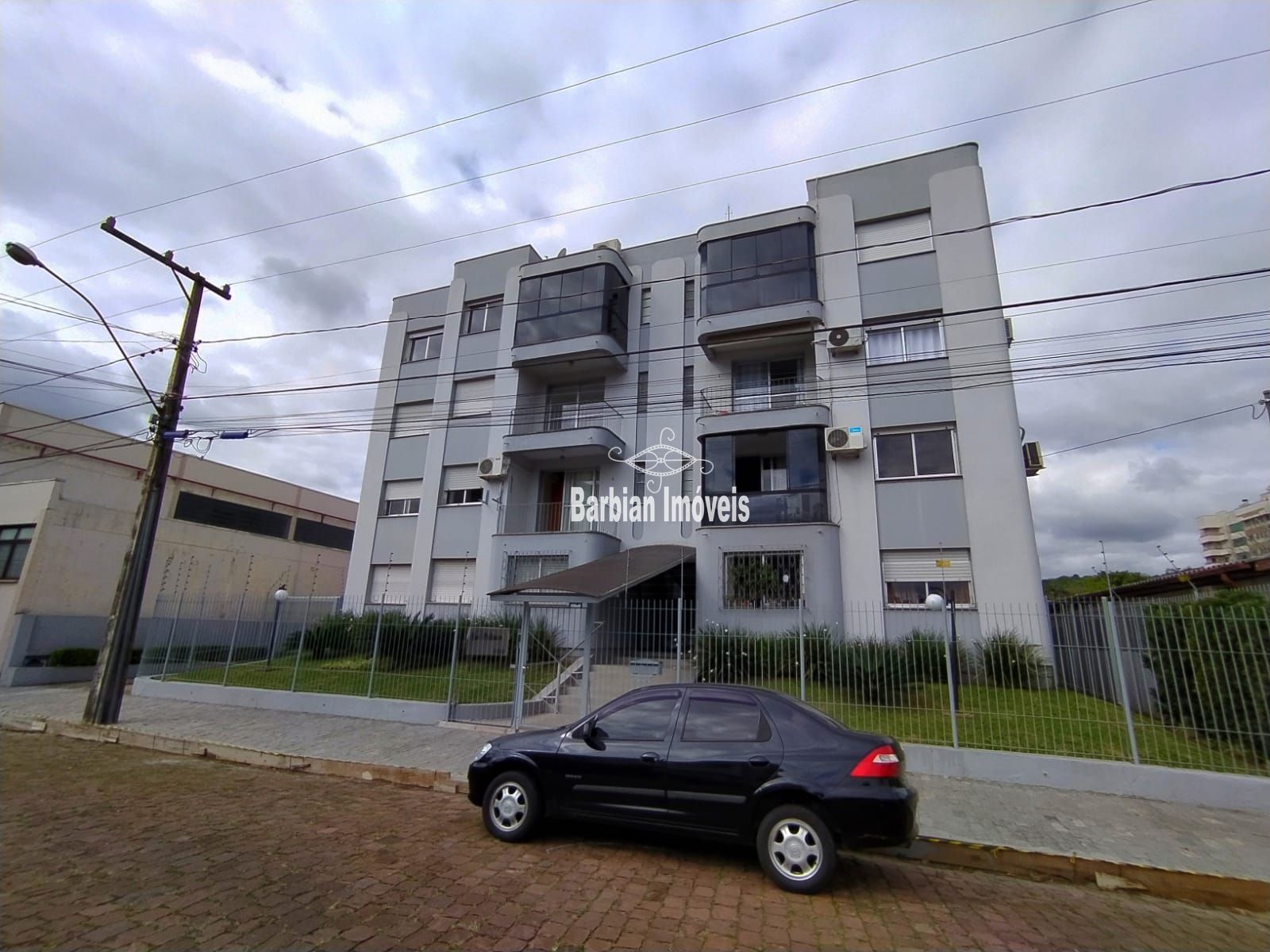 Apartamento à venda com 3 quartos, 95m² - Foto 2