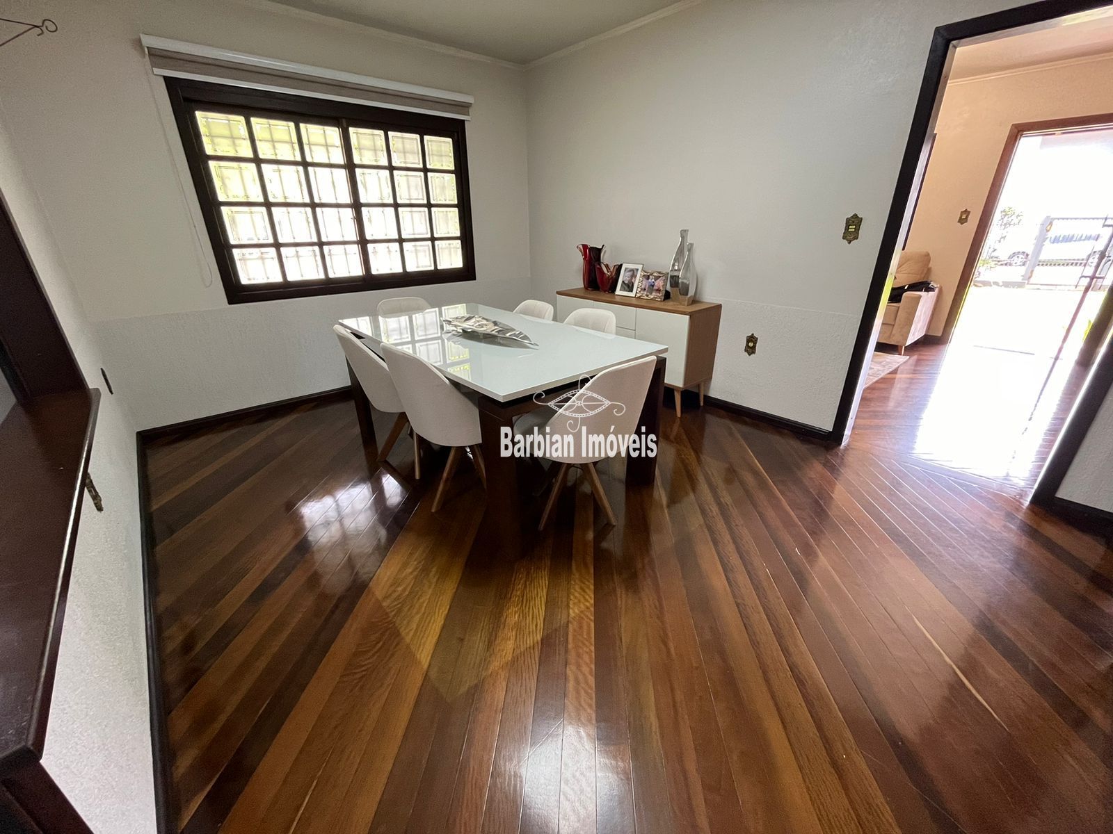 Casa à venda com 3 quartos, 210m² - Foto 4