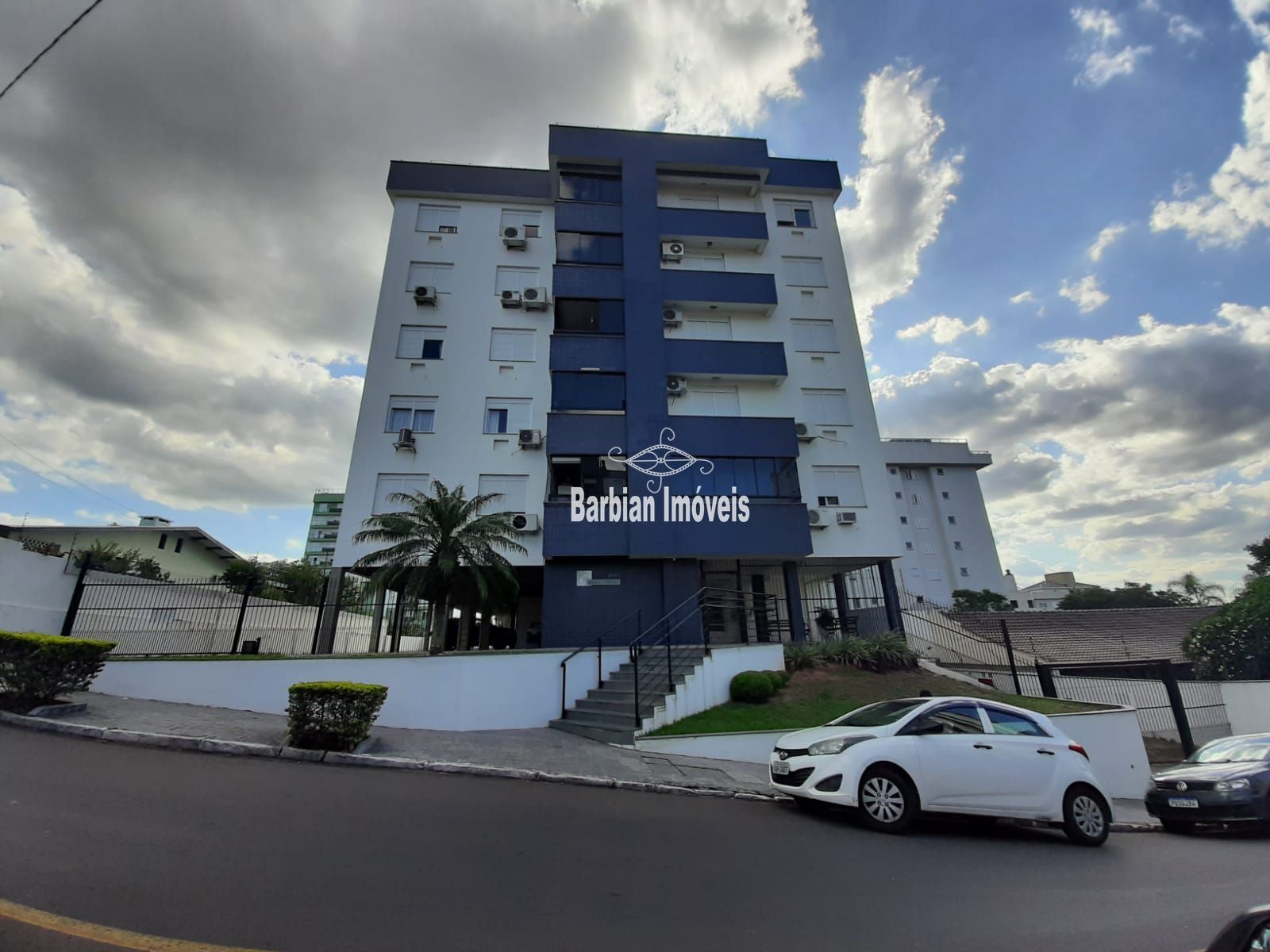 Apartamento à venda com 3 quartos, 109m² - Foto 1