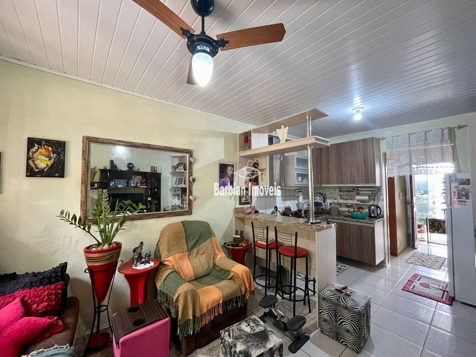 Casa à venda com 2 quartos, 69m² - Foto 3