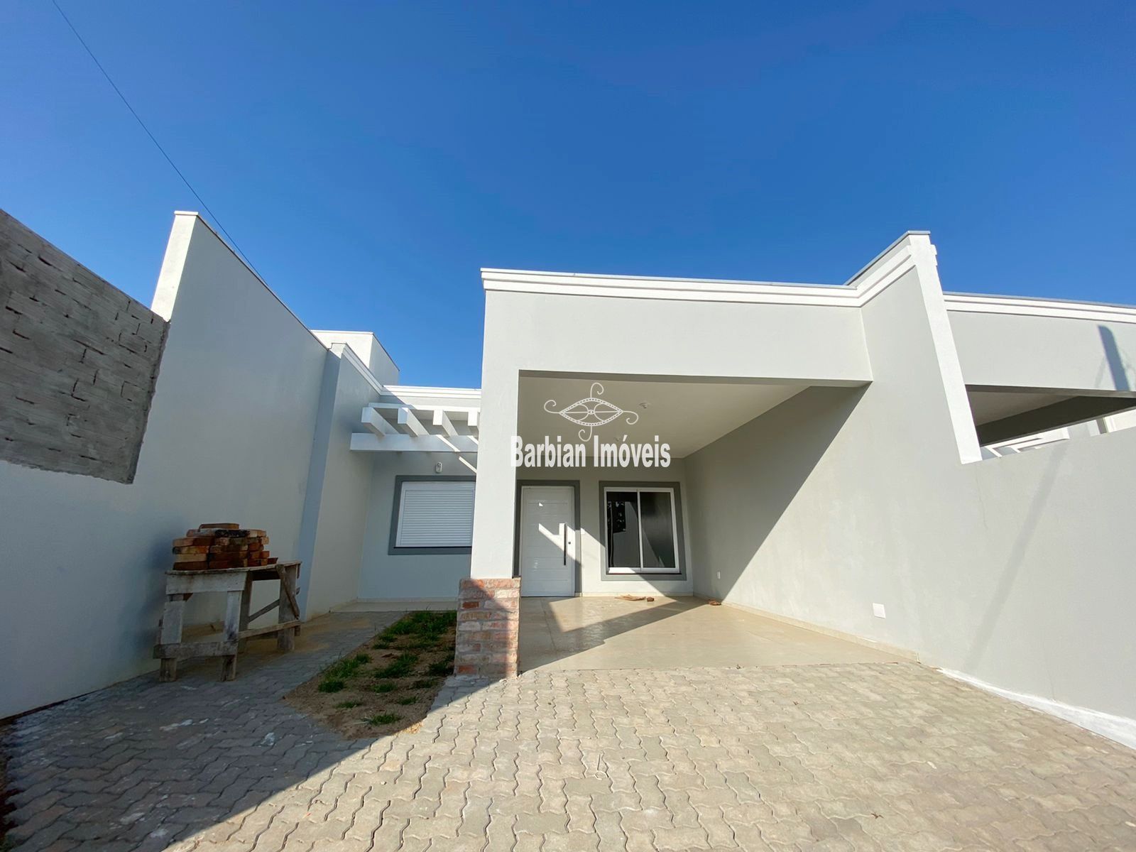Casa à venda com 2 quartos, 91m² - Foto 1