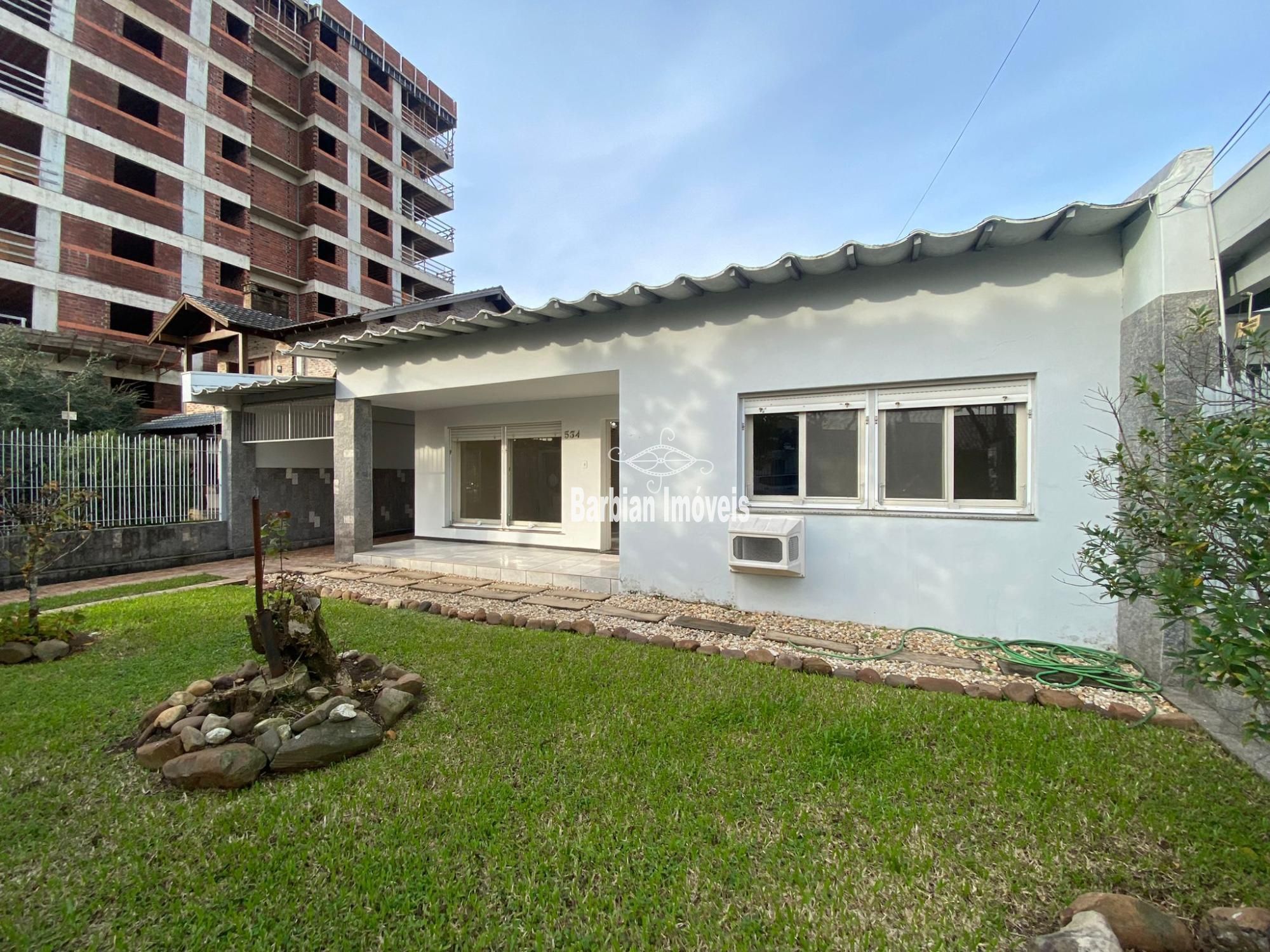 Casa à venda com 4 quartos, 298m² - Foto 2