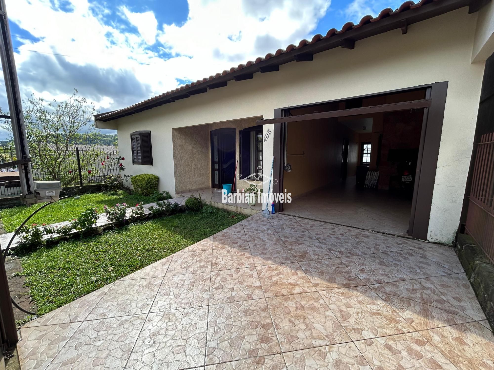 Casa à venda com 3 quartos, 143m² - Foto 2